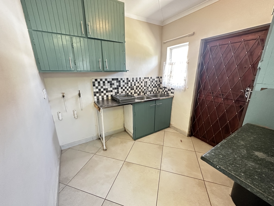 To Let 4 Bedroom Property for Rent in Winterstrand Eastern Cape